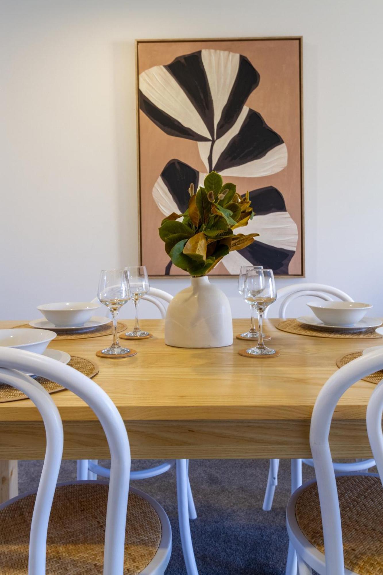 شقة Chic 2-Bed Gem: Trust Arena Proximity - West Akl أوكلاند المظهر الخارجي الصورة